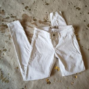 Hollister 3 White Super Skinny W26 L31